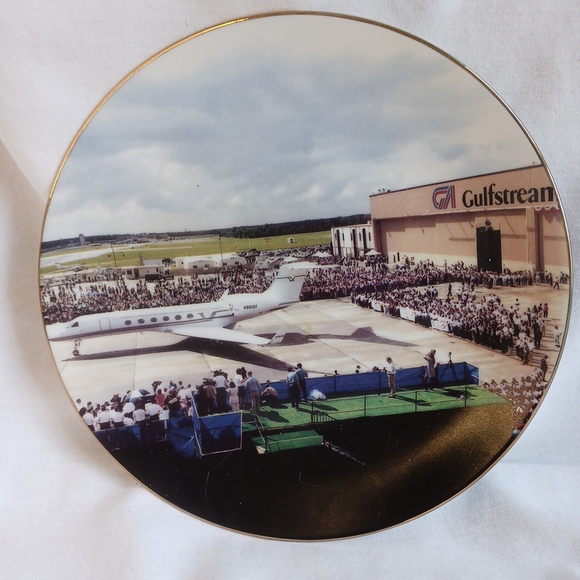 Gulfstream Airlines Inaugural Flight Plate 8.5" - Picture 1 of 5